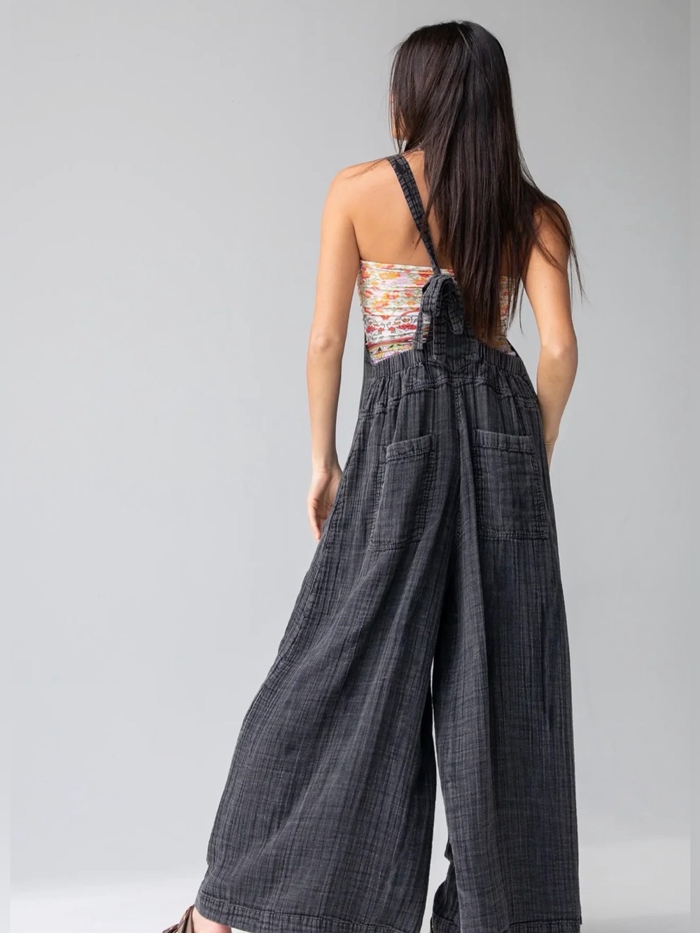 🔘NATURAL LIFE “Dakota”Wide-Leg Jumpsuit Overalls in washed black - Picture 3 of 5